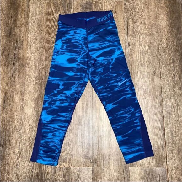 Nike Pro Leggings    - Picture 1 of 3